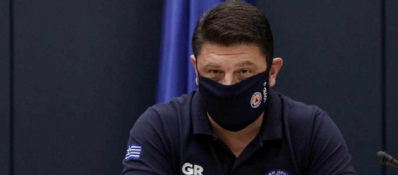 Τι υποστηρίζει ο Ν.Χαρδαλιάς που φίλησε χέρι ιερέα στην Καρδίτσα